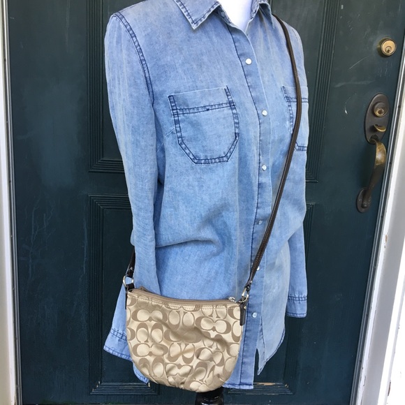 Coach Handbags - Coach Crossbody